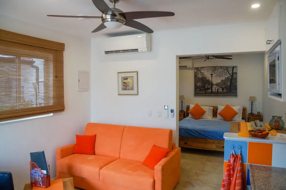 Cas Elizabeth Guest House Palm Beach