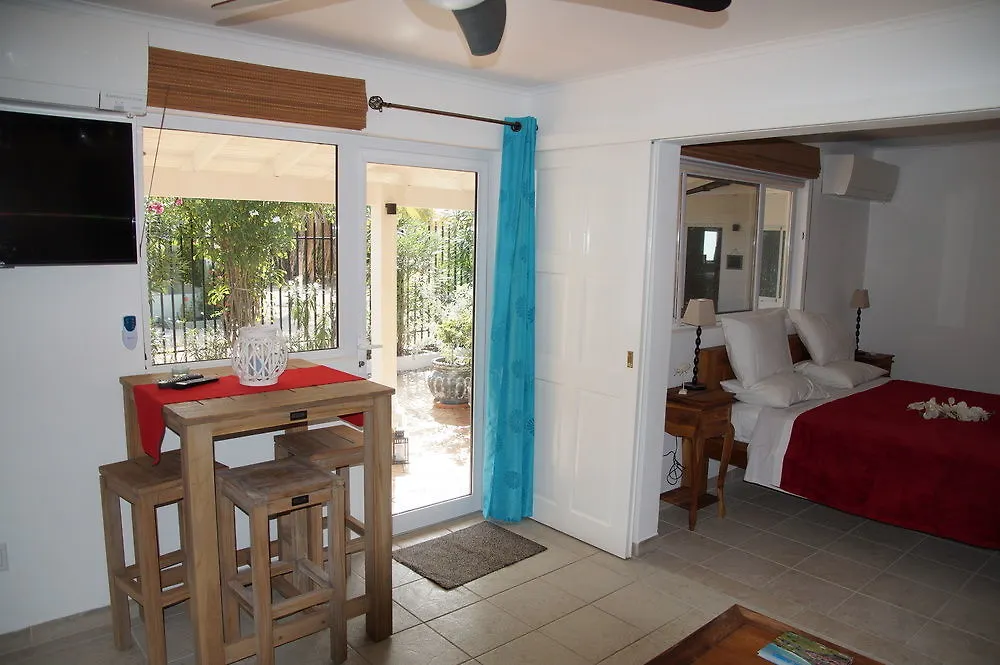 Cas Elizabeth Guest House Palm Beach Aruba