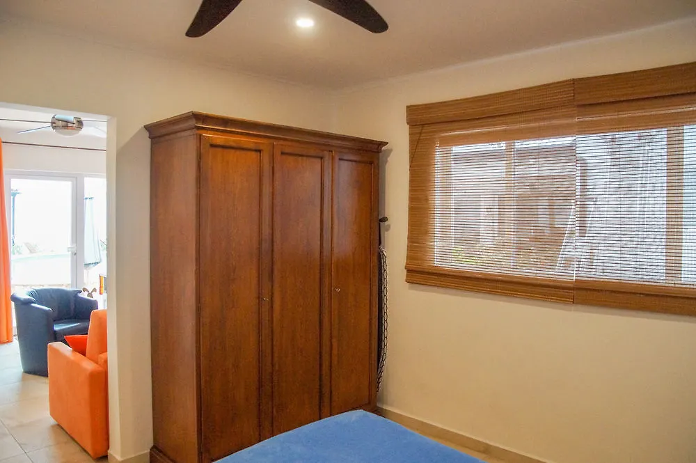 Cas Elizabeth Guest House Palm Beach