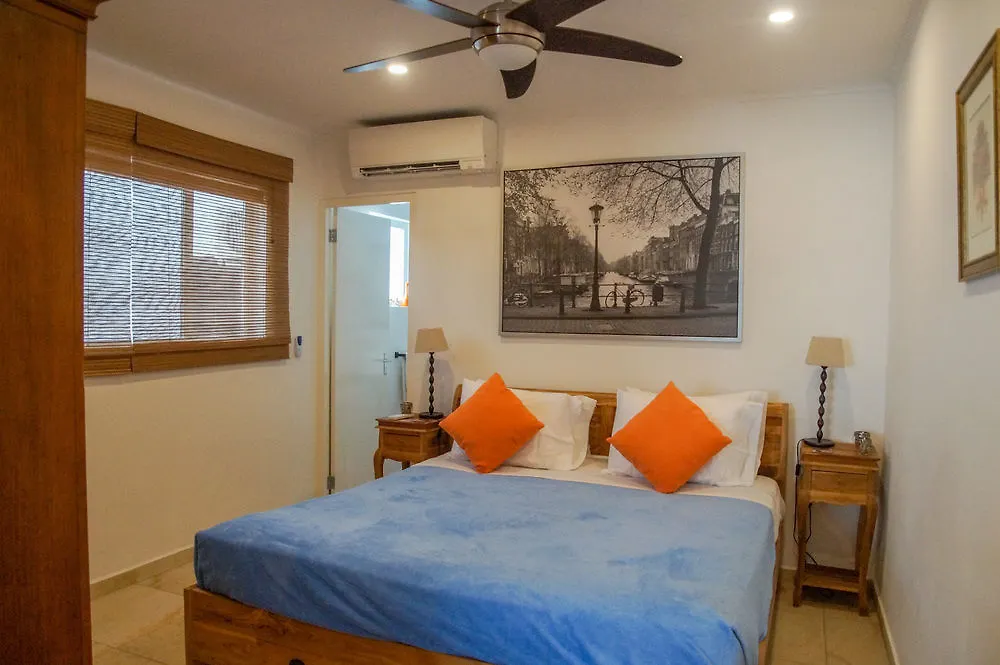 Cas Elizabeth Guest House Palm Beach