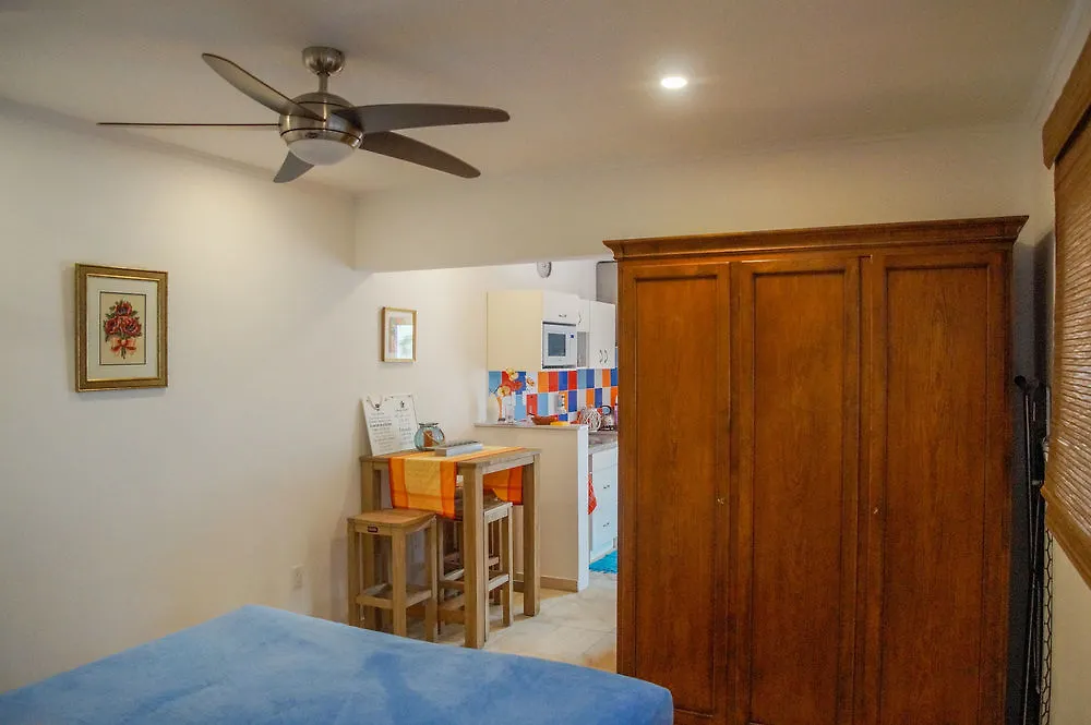 ***  Cas Elizabeth Guest House Palm Beach Aruba