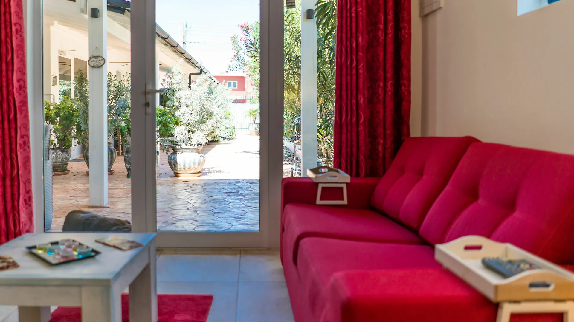 Cas Elizabeth Guest House Palm Beach