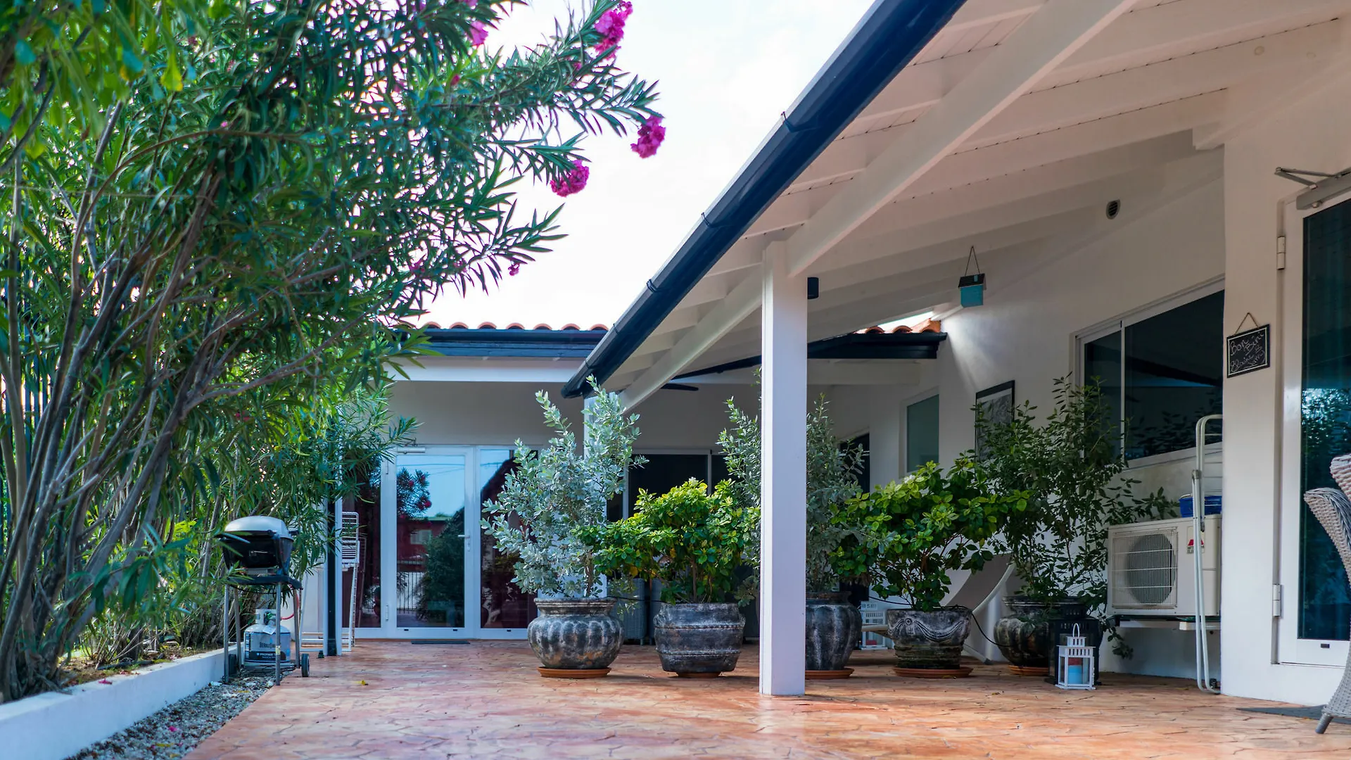 Cas Elizabeth Guest House Palm Beach